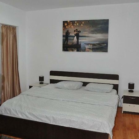 Mario Apartments Resita Eksteriør bilde